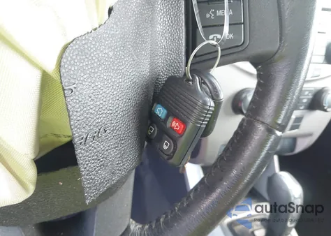 2009 Ford Focus Se из США, поврежденный, VIN 1FAHP32N99W195234